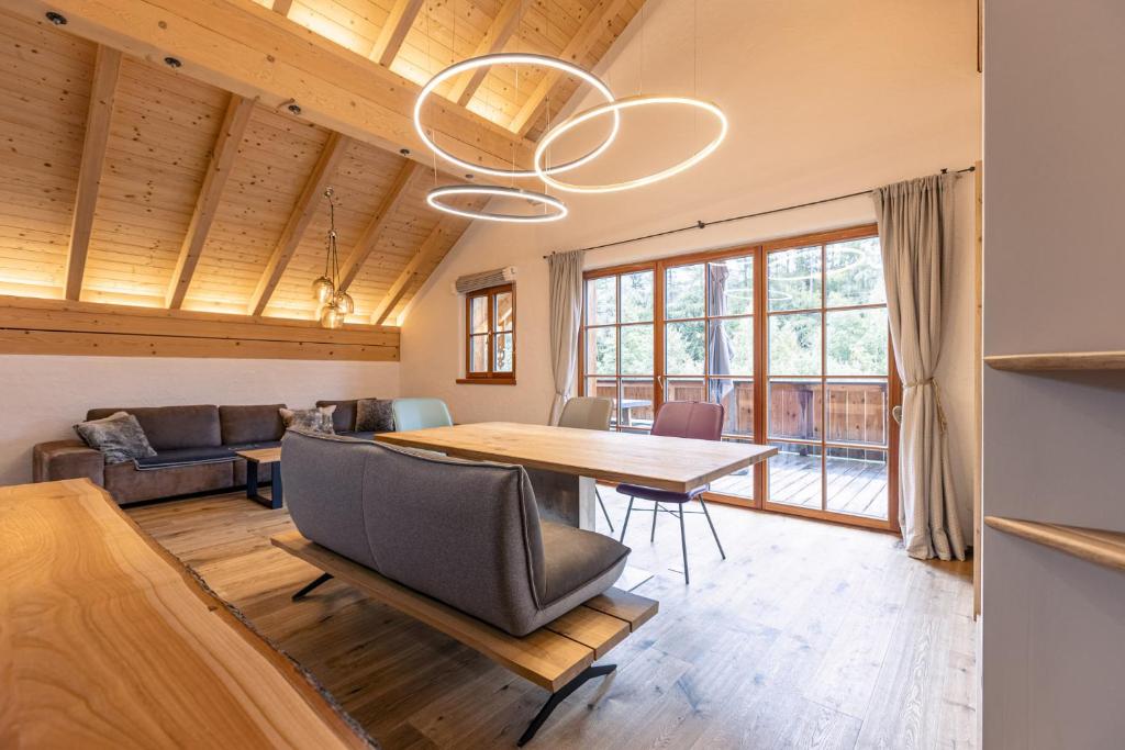 Penthouse Preber - 2