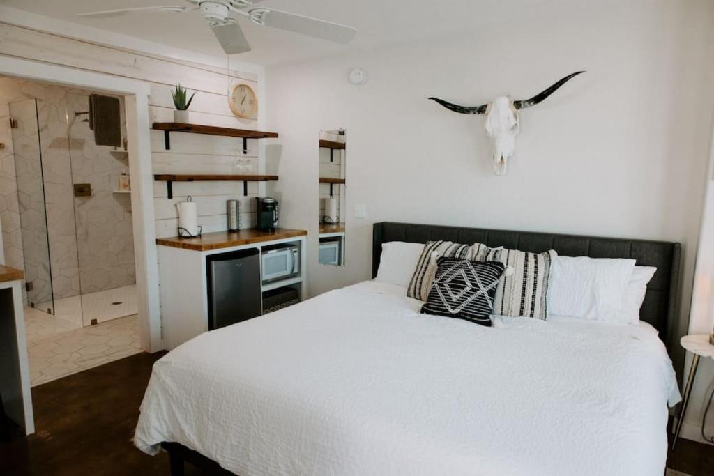 Downtown Studio 3 at Beer Ranch Project Inn, Wimberley