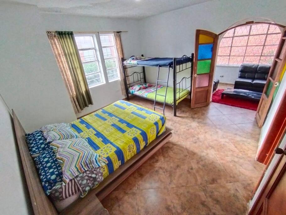 Apartment 201 in an English-style house, Bogotá