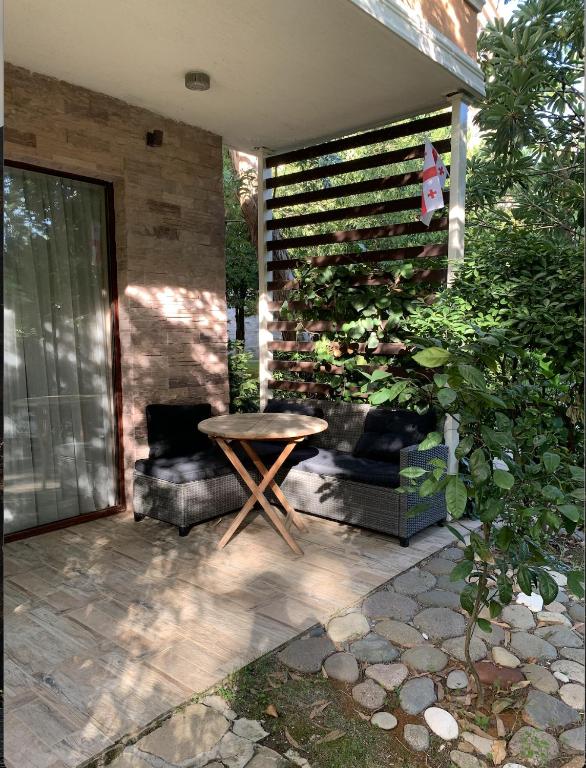 Lovely studio by the sea with a terrace, Chakvi