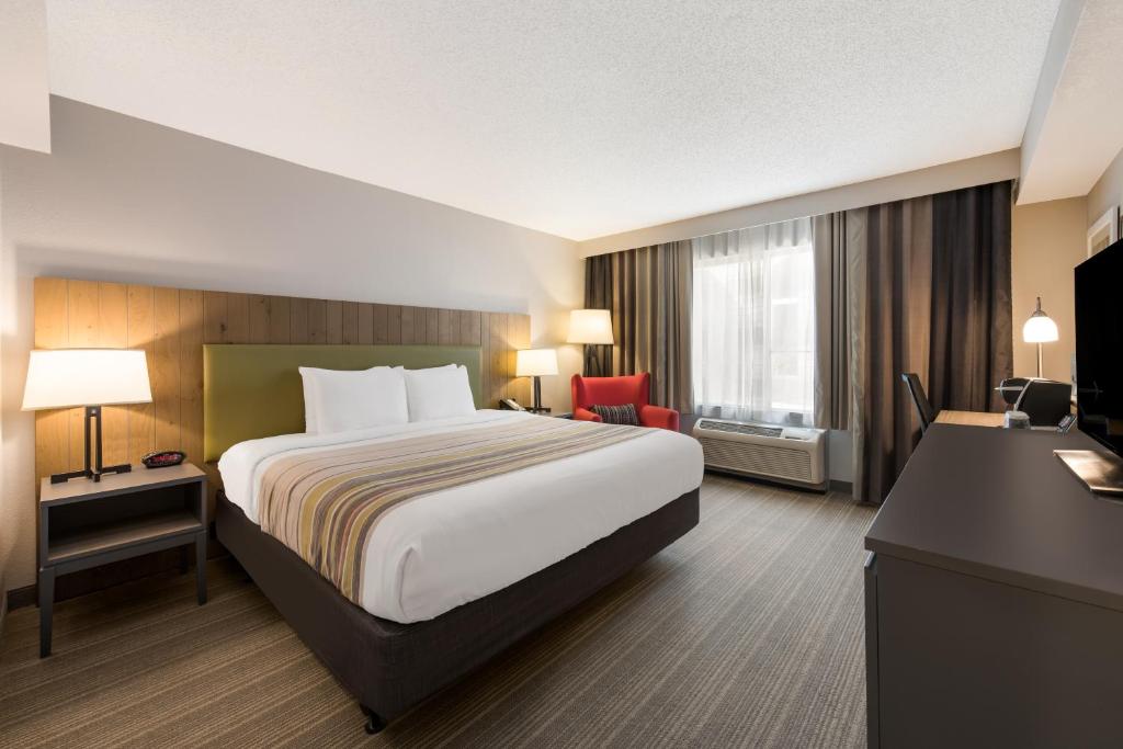 Country Inn & Suites by Radisson, Wichita East, KS photo