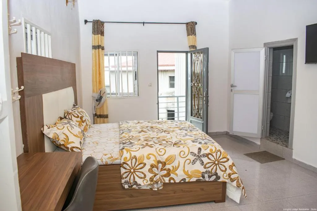 Longho Lodge Bundoma - Buea，位于Buea的酒店
