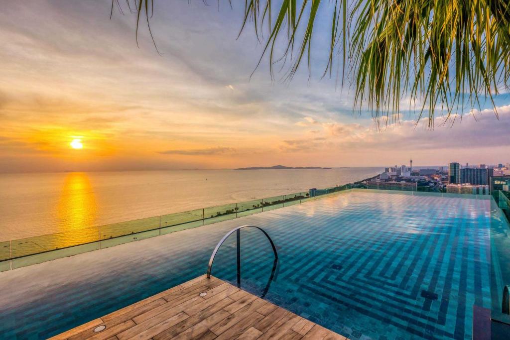 The Riviera Jomtien by Pattaya Holiday photo