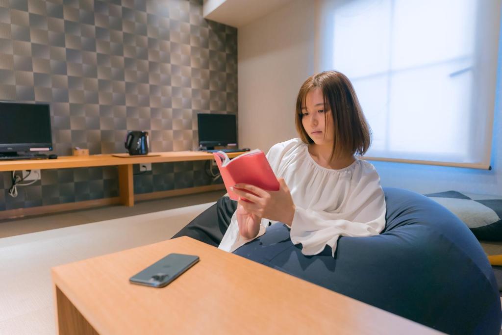 Shared lounge/TV area