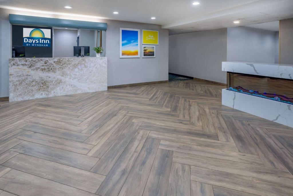 Days Inn by Wyndham Pleasant Prairie Kenosha photo