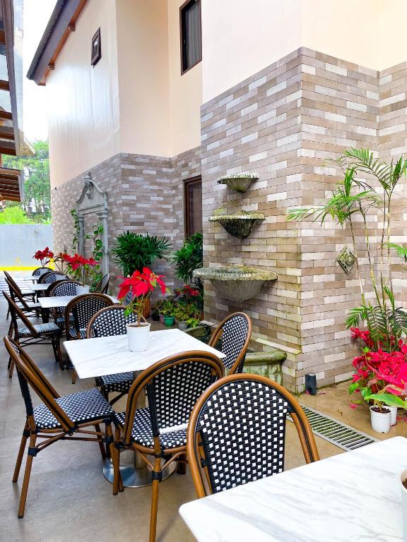 비팟 바기오의 아늑하고 넓은 객실 내부