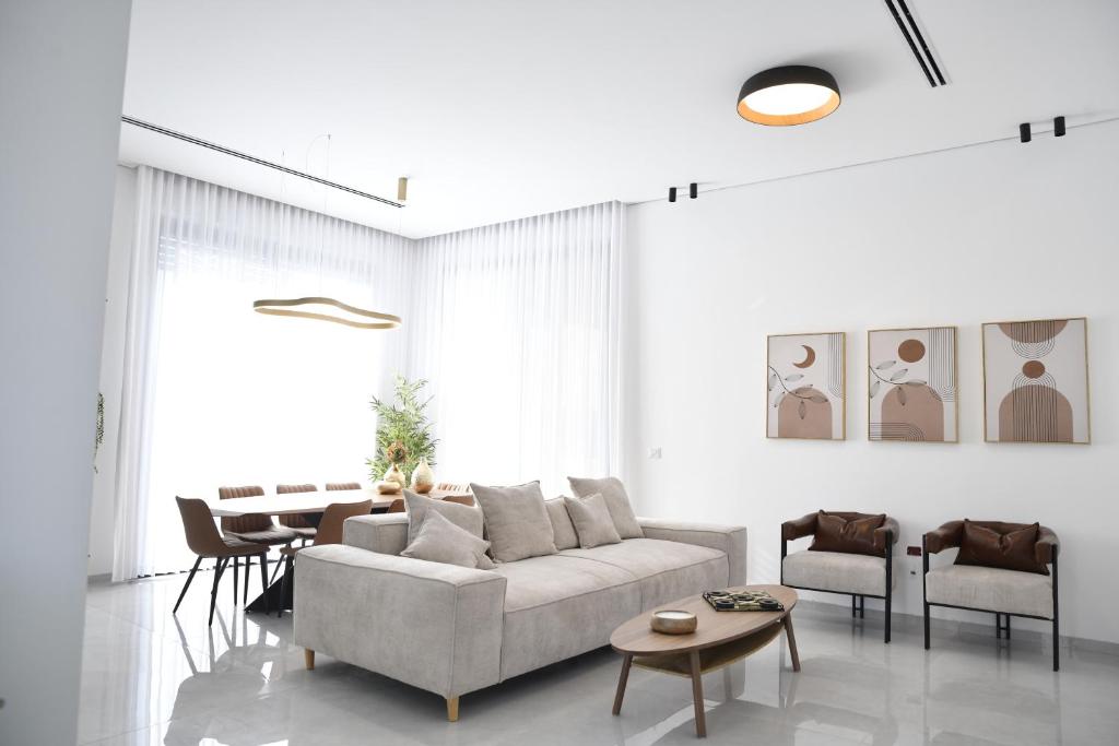 royal vila netivot, Netivot