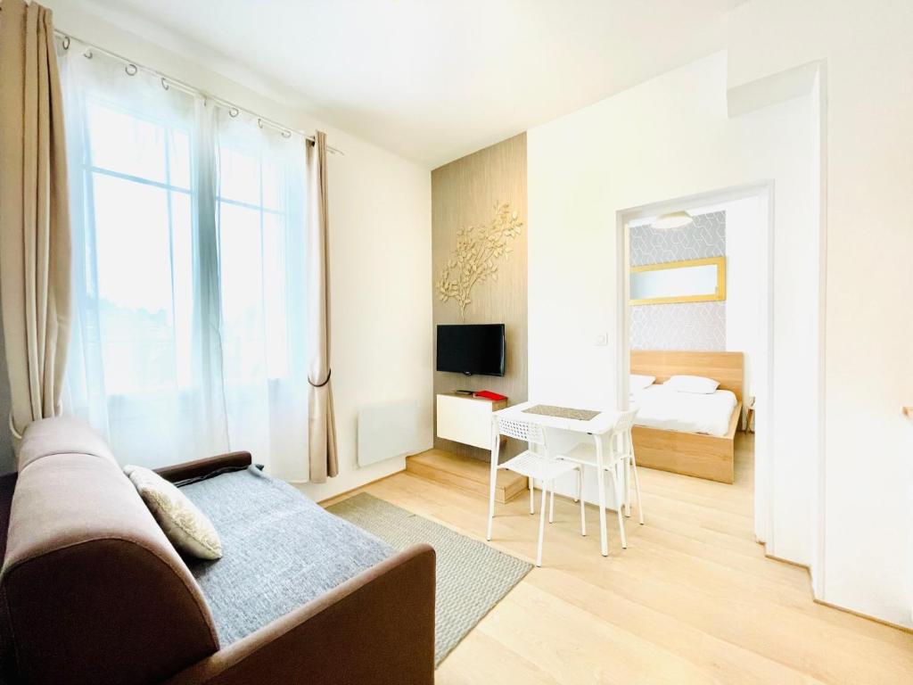 F2 Golden Lounge Hyper Centre Parking 전경