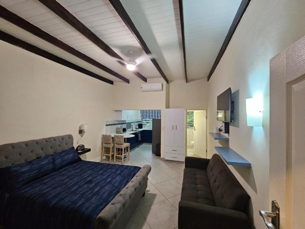 14 Manzini Chalets -Flamingo Cove, St Lucia