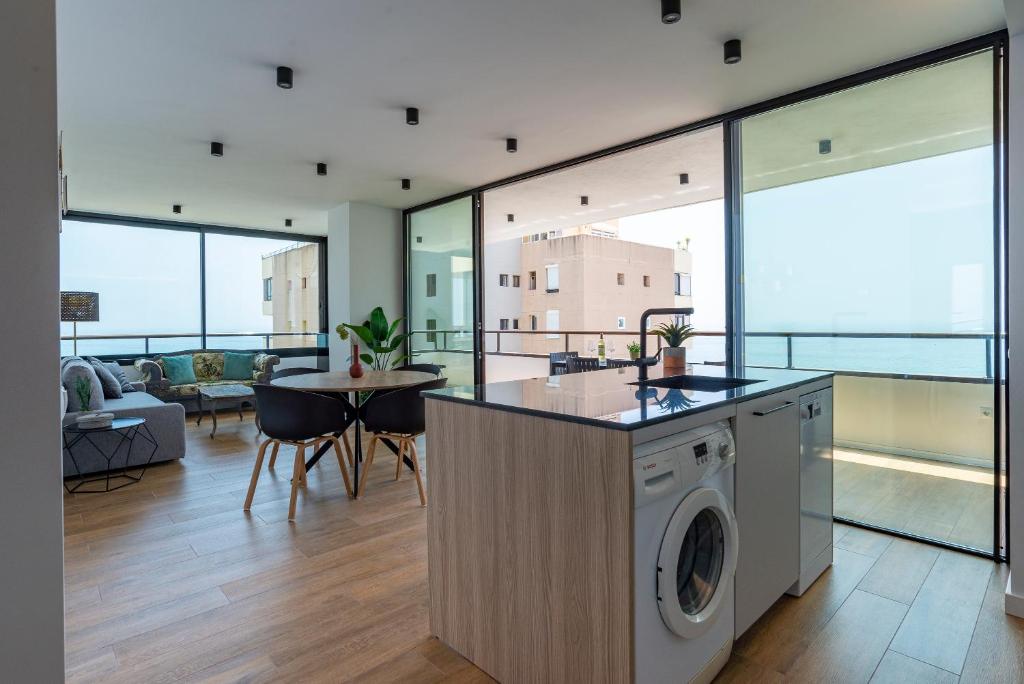 Playamar Waterfront Exclusive Apartment and views Tower 2 Fl 14 - 3