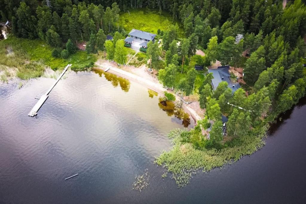 World's End - 2 Luxury Beachfront Villas (425m2), Mikkeli