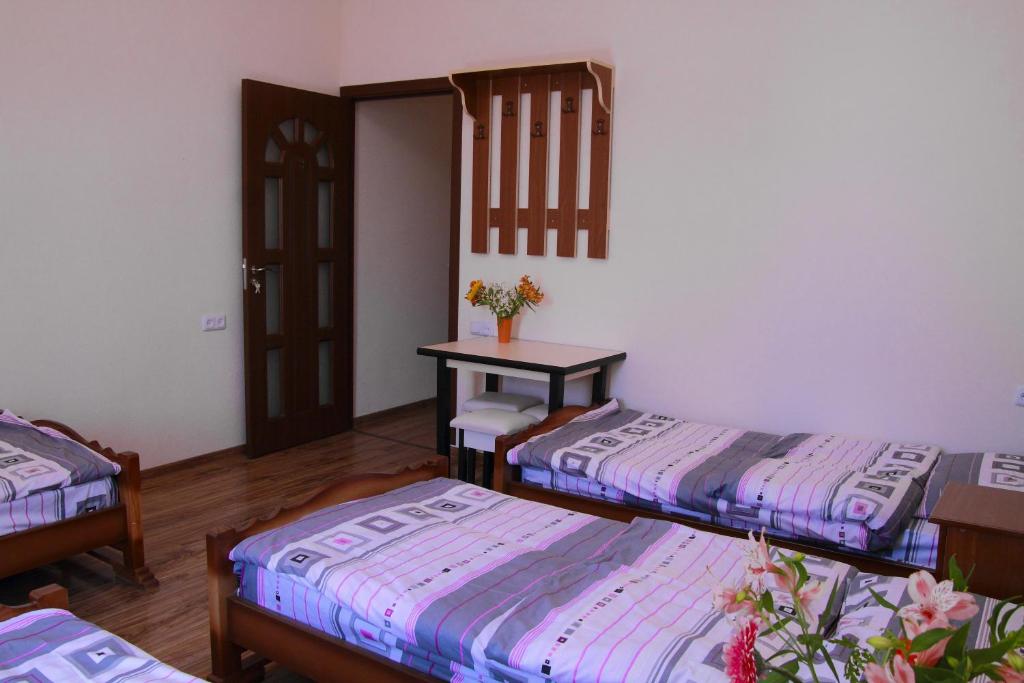 Family Room 5 Adults