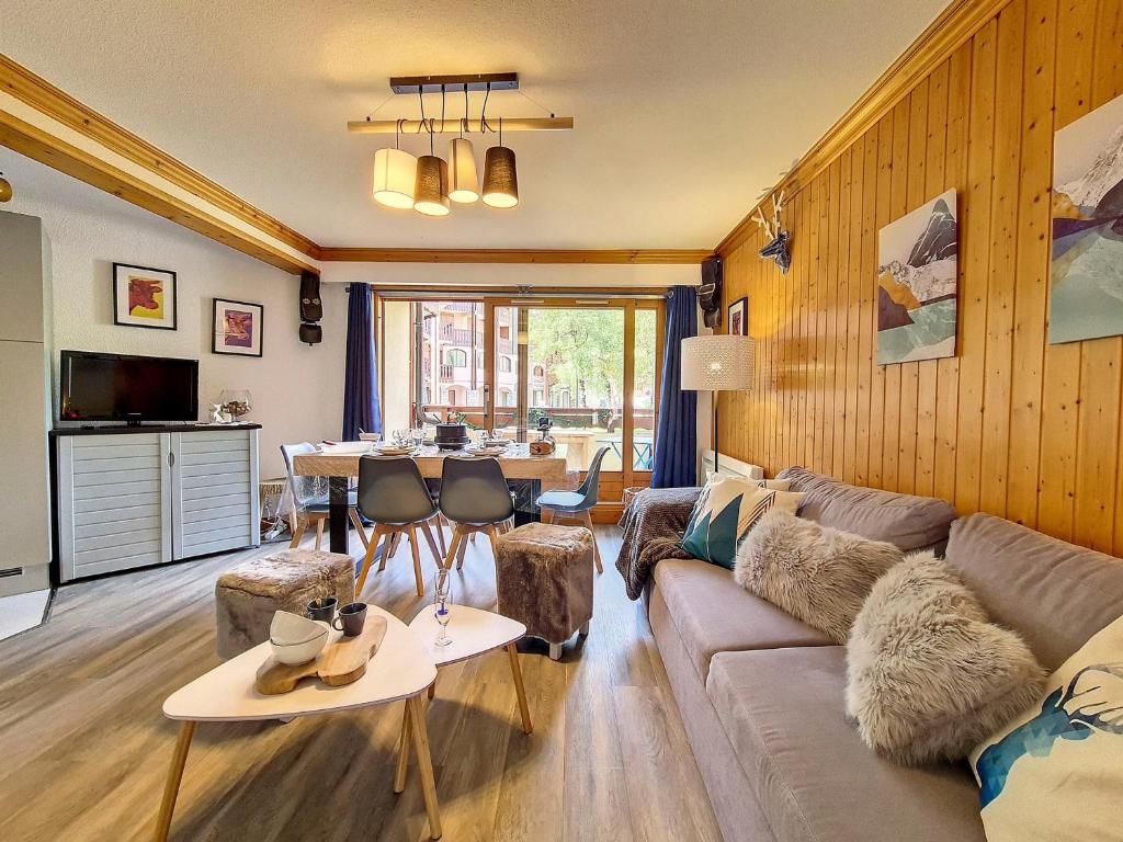 Appartement 3 pièces lumineux proche des pistes avec balcon - FR-1-344-737 - 1