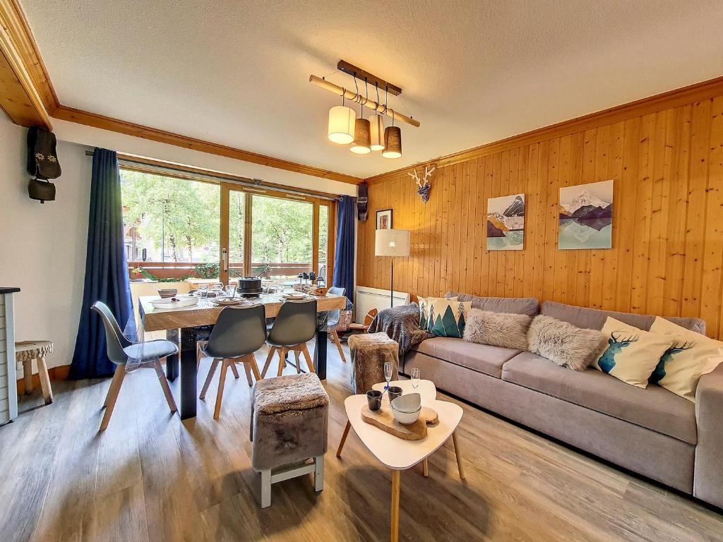 Appartement 3 pièces lumineux proche des pistes avec balcon - FR-1-344-737 - 2