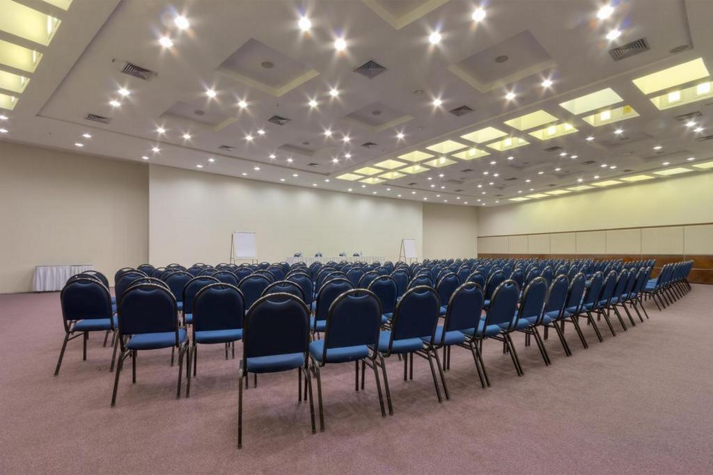 Sala de reuniões / Salões de baile