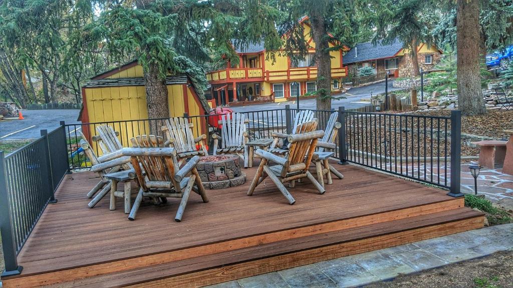 Alpen Way Chalet Mountain Lodge photo