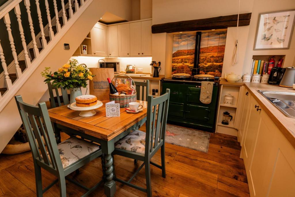 George's Cottage, Bamford - pet-friendly stay