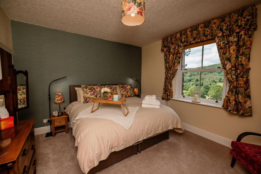 George's Cottage, Bamford photo 8
