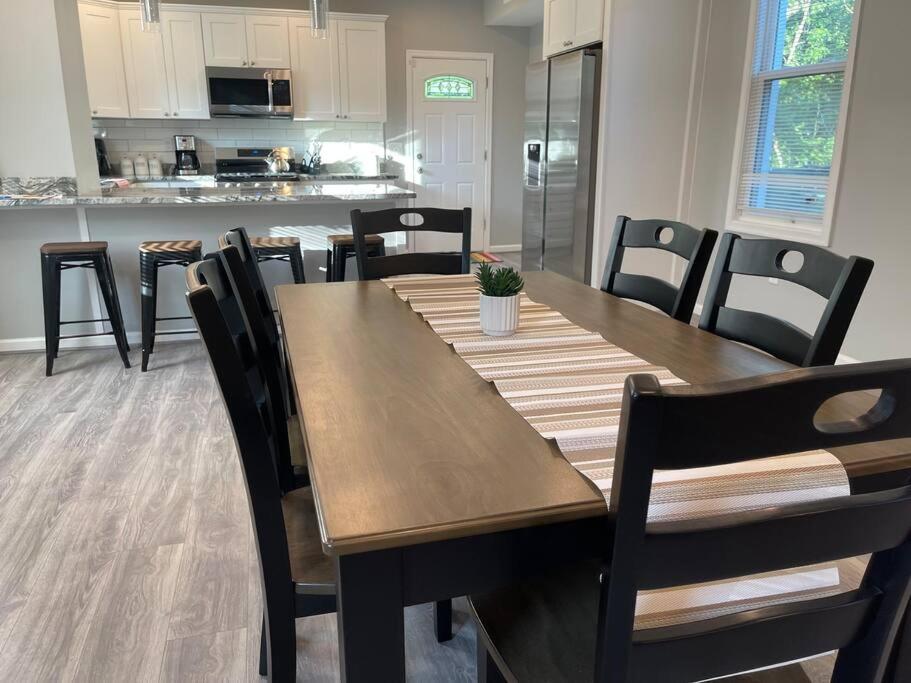 completely remodeled 4 bedrooms 2.5 baths