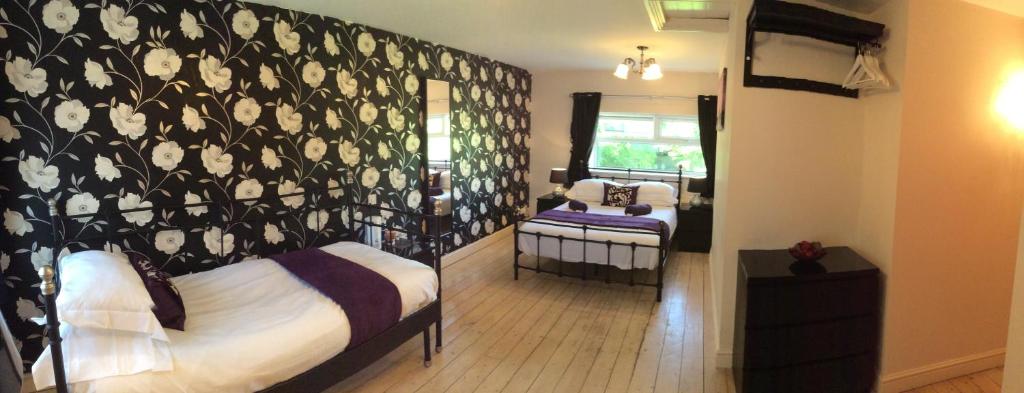 The Golden Lion Hotel — Hotel in Middlewich