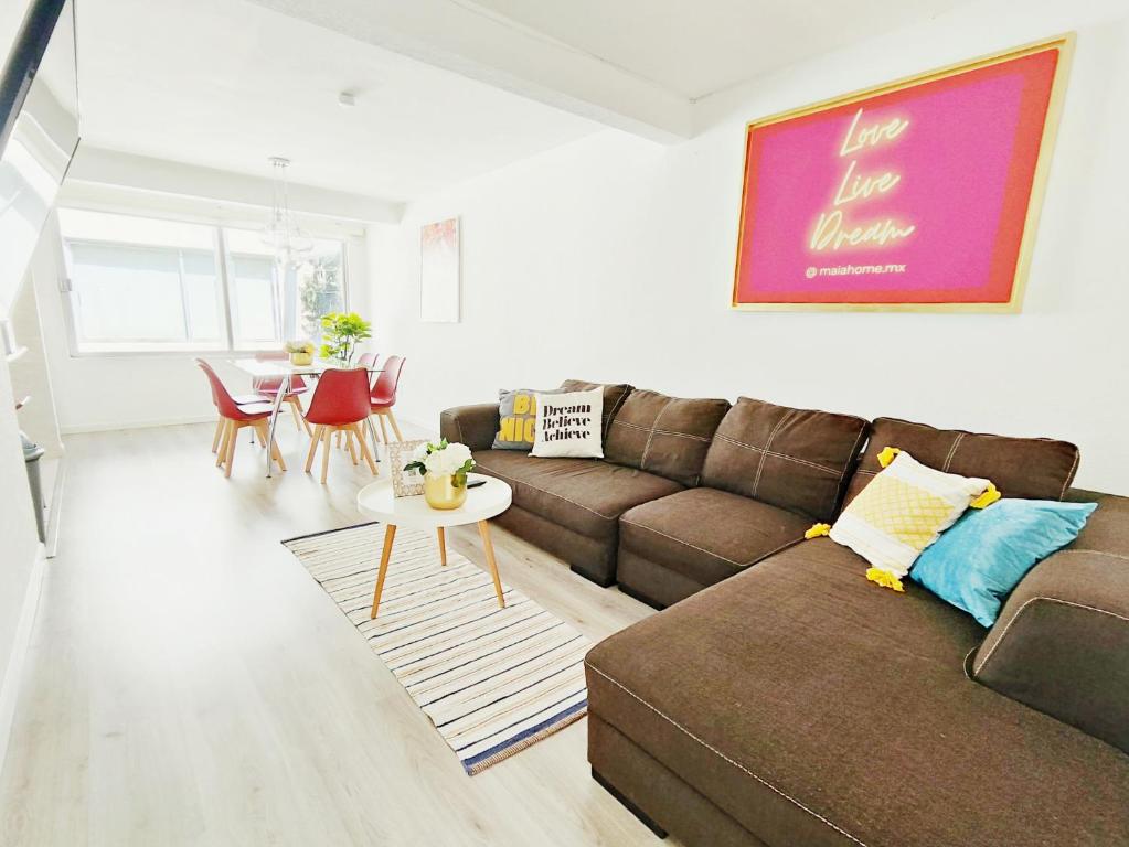 Kahlo MaiaHome- Beautiful Apartment steps from Condesa - 4 Beds - Parking - 5