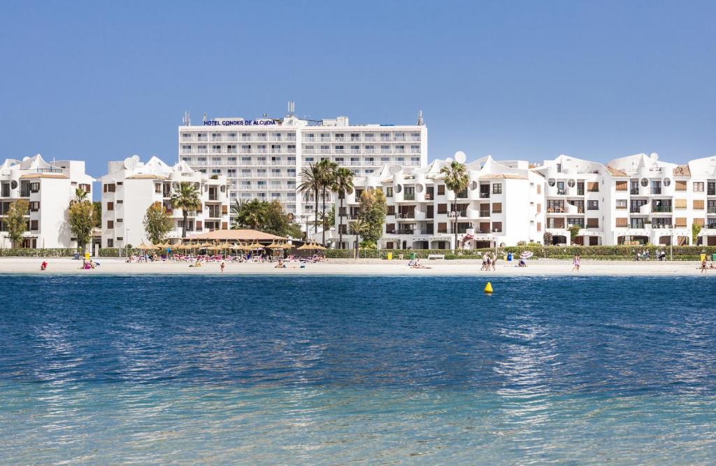 Globales Condes de Alcudia — Plaża in Alcudia, Baleary