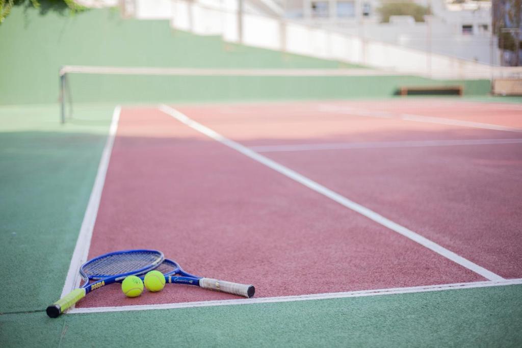 Aparthotel y Hotel Paguera Beach — Sports & recreation in Peguera, Balearic Islands