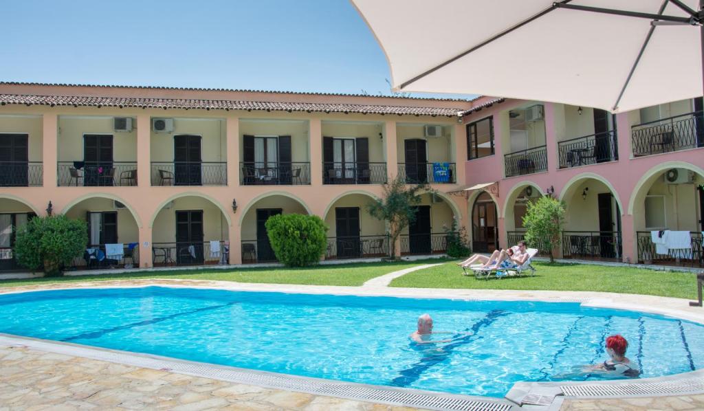 Annaliza Apartments — Swimming pool in Ypsos, Ionian Islands