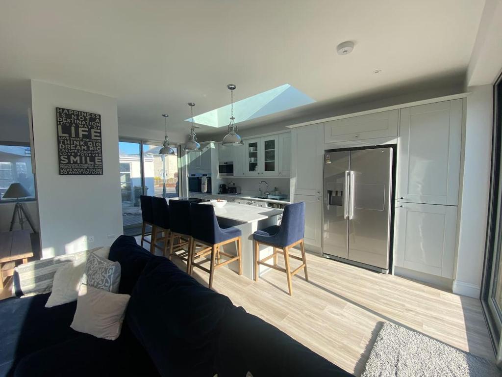 Hathaway Beach House Bournemouth - photo 3