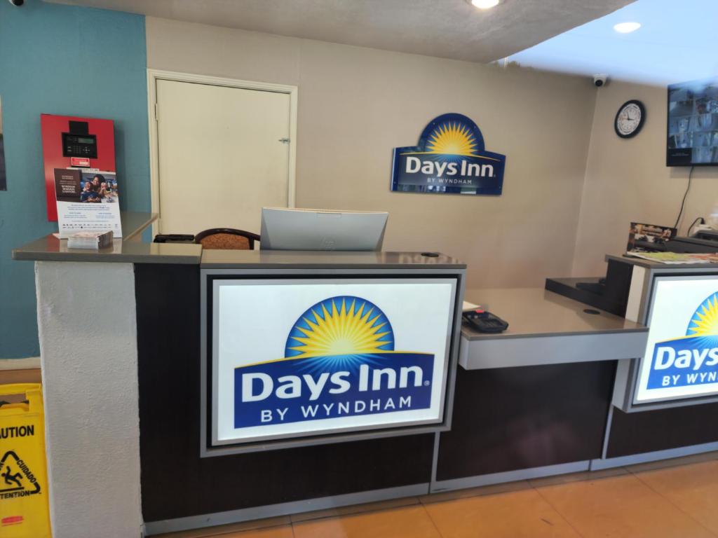 Days Inn by Wyndham Hardeeville Near Hilton Head photo