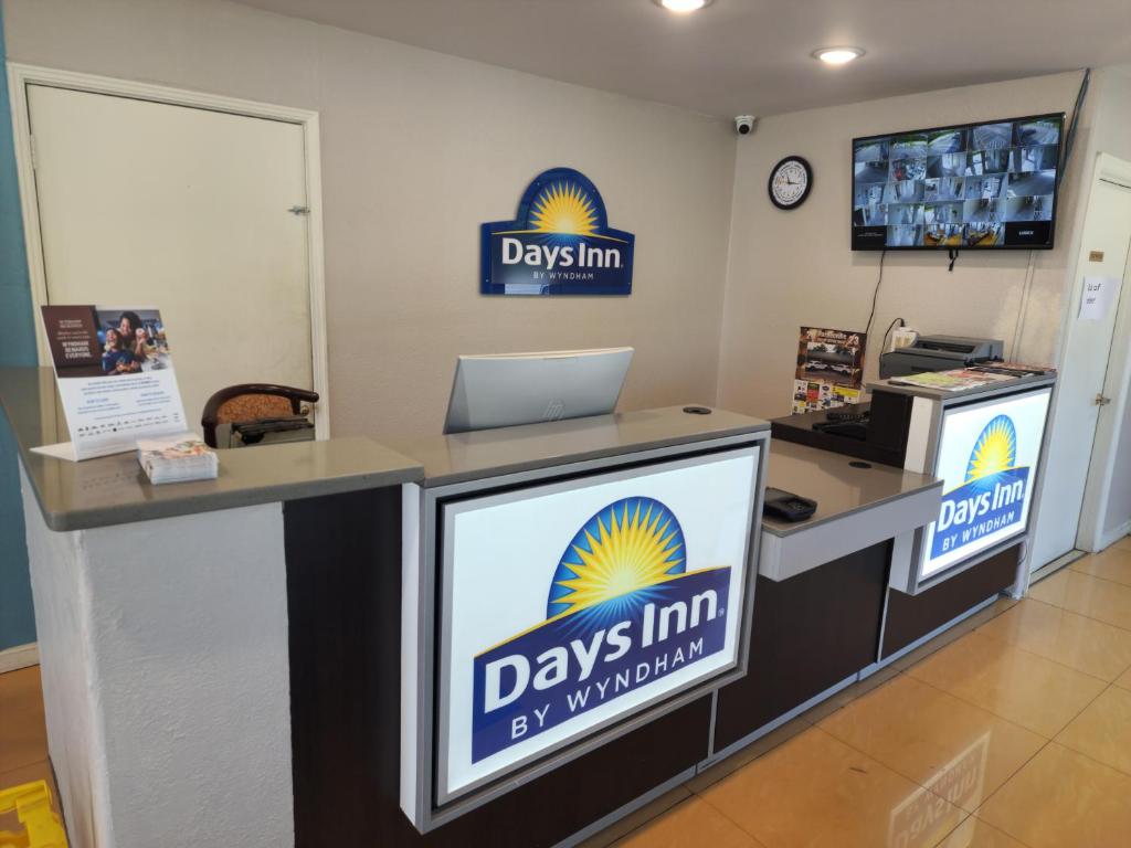 Days Inn by Wyndham Hardeeville Near Hilton Head photo