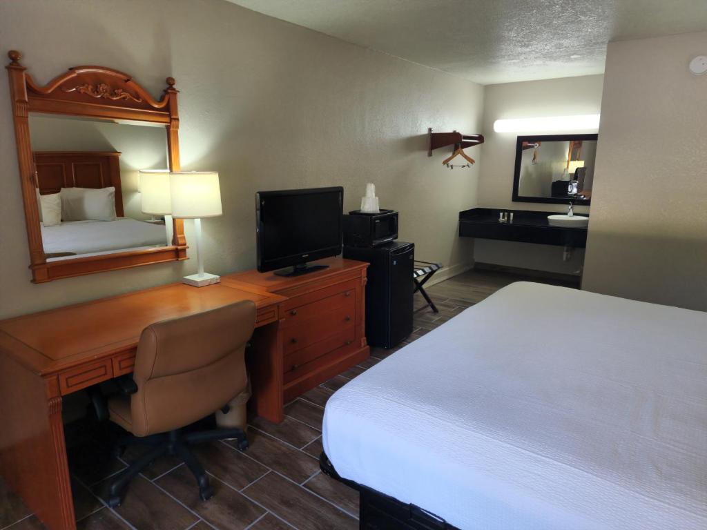 Days Inn by Wyndham Hardeeville Near Hilton Head photo