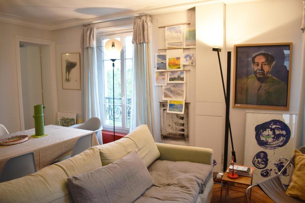 Artist - Montparnasse - 3