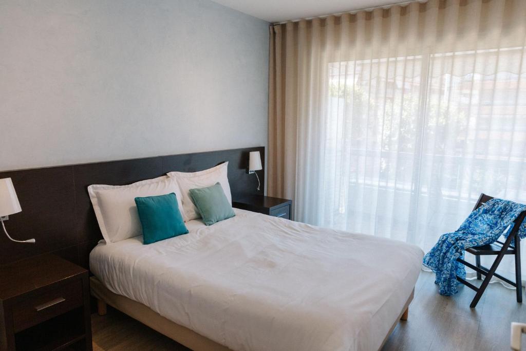 Standard One-Bedroom Apartment with Balcony