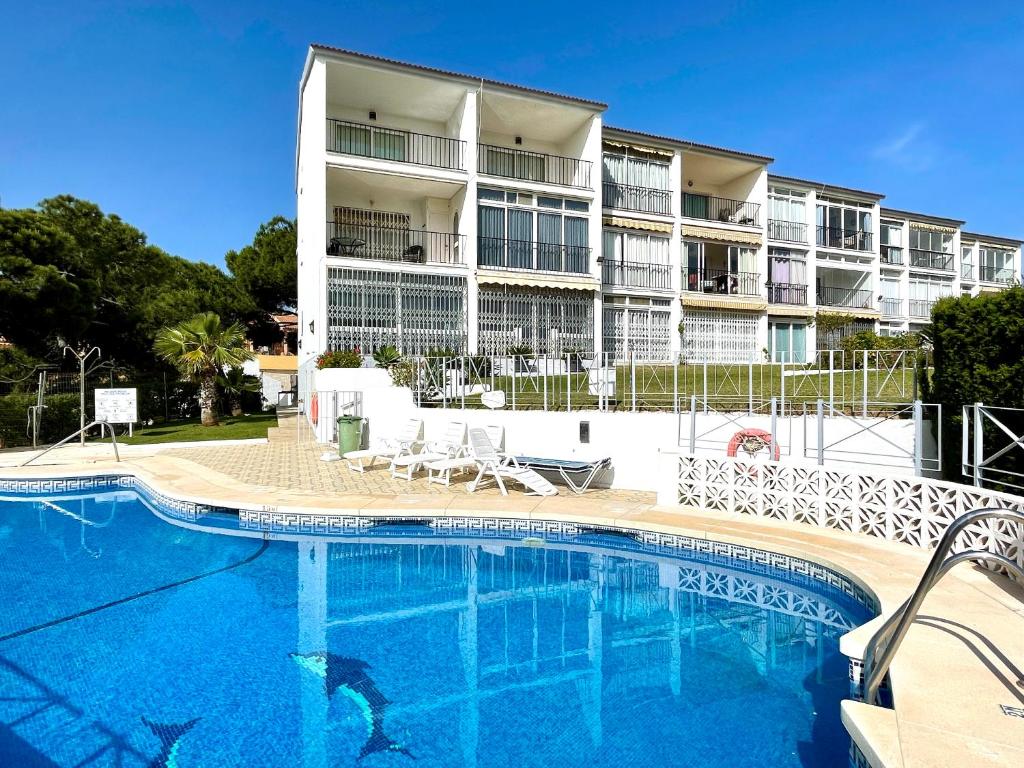 WHITE DREAM Near the Sea 3bed by Solrentspain - 4