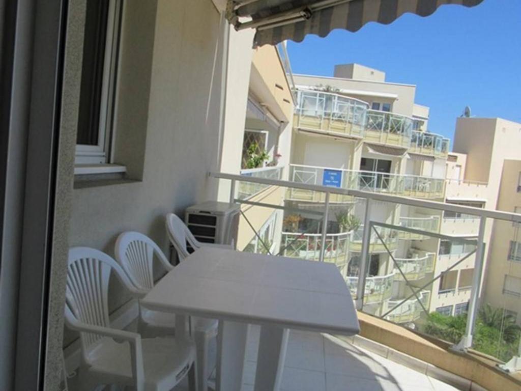 Appartement calme au cœur de Cavalaire, climatisé avec terrasse, parking et toutes commodités - FR-1-100-233 - 4