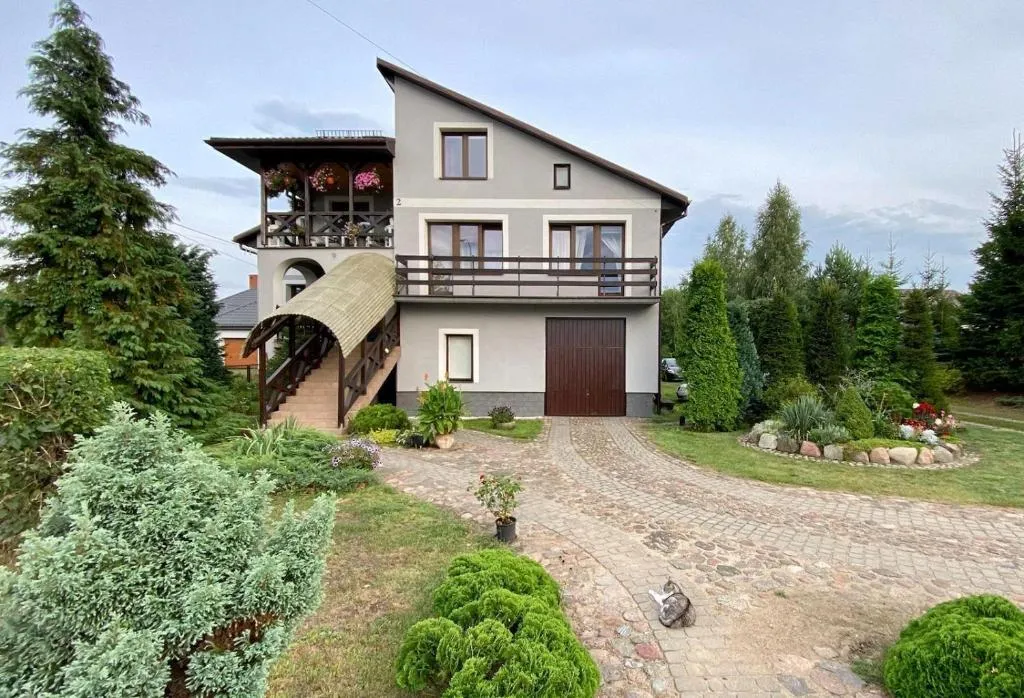 Pokoje w miasteczku przy Puszczy Bialowieskiej，位于哈伊努夫卡的酒店