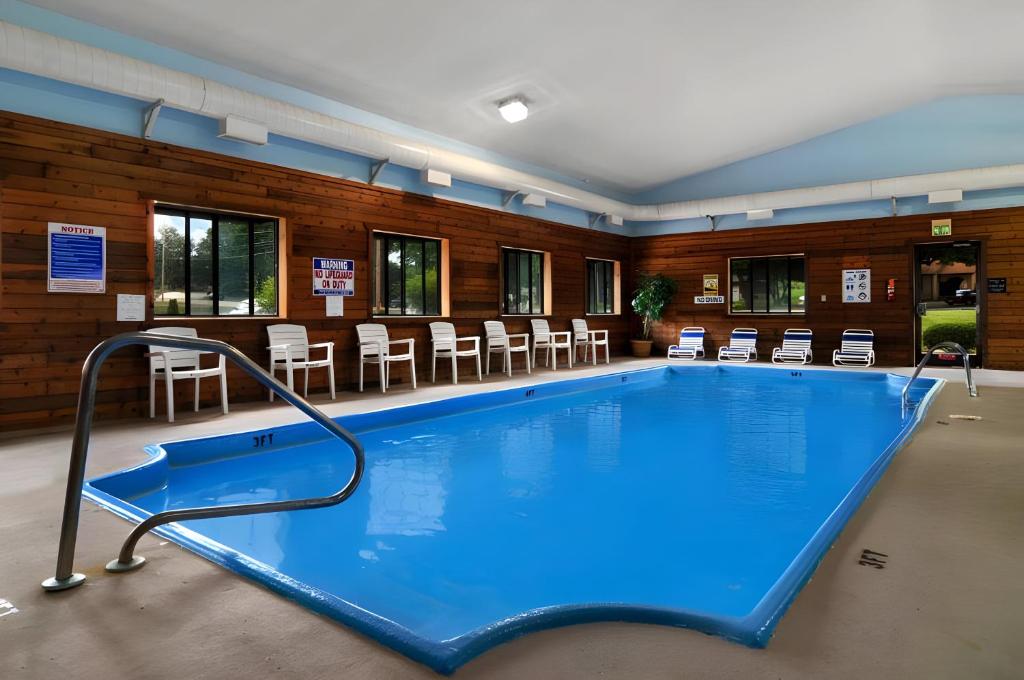 Super 8 by Wyndham Paris, Paris