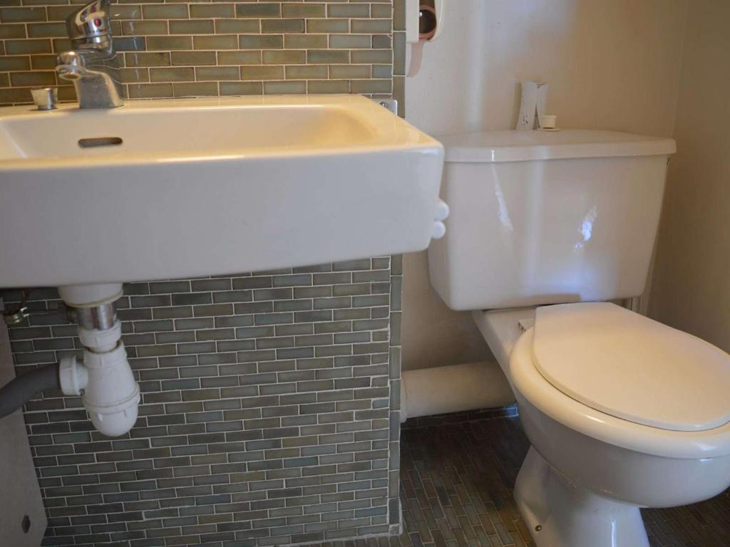 Studio cabine 4 pers. avec balcon, piscine, parking, accès direct plage - Grau-du-Roi - FR-1-250-157 - 5