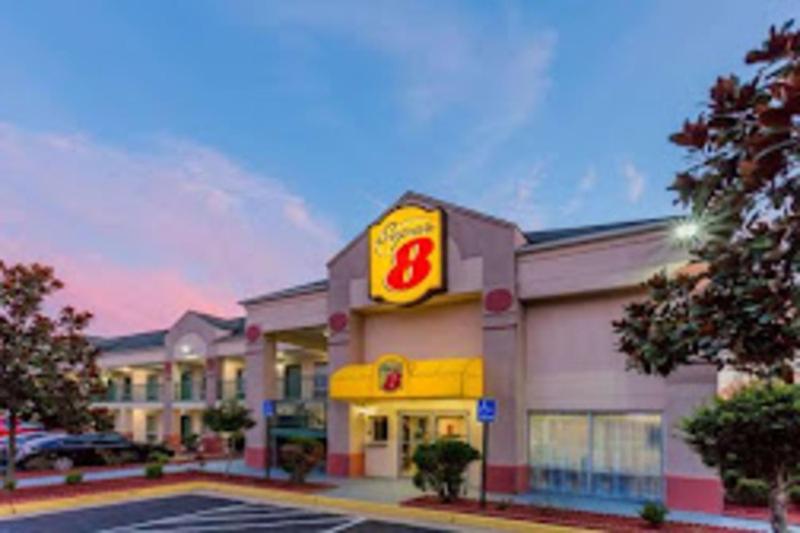 Super 8 By Wyndham Stafford photo