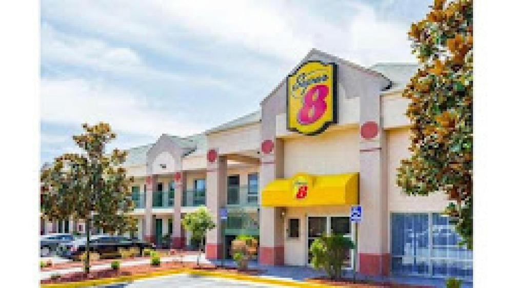 Super 8 By Wyndham Stafford photo