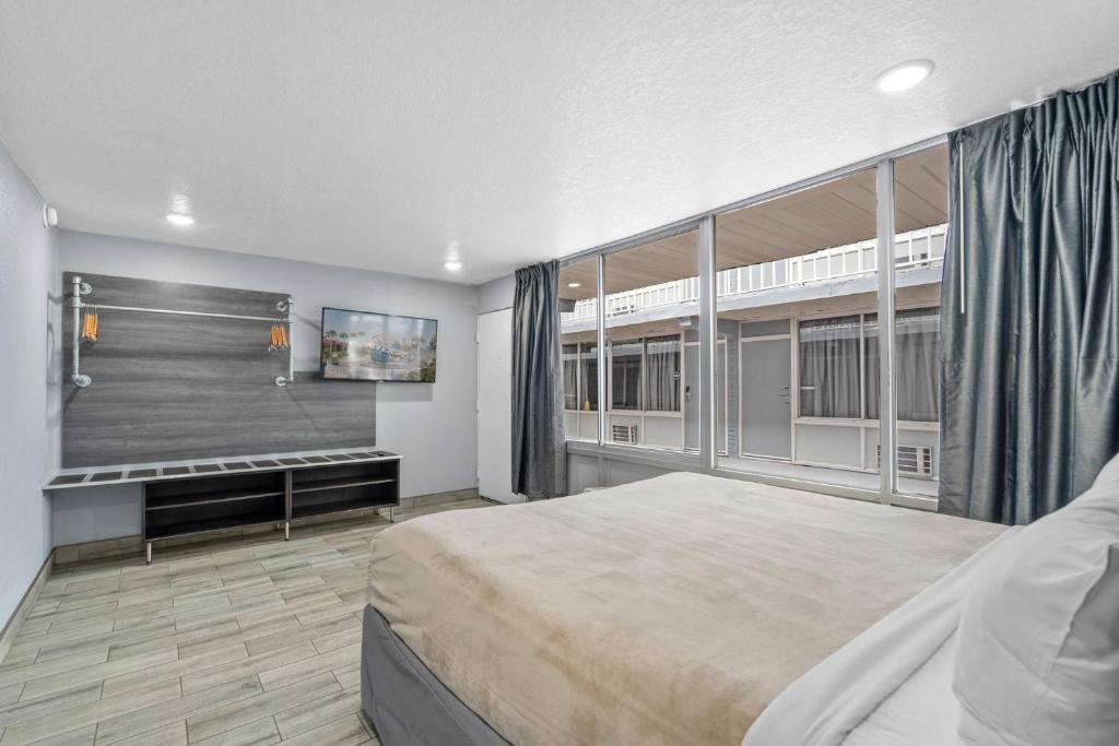 Celebration Suites — Hotel rooms in Kissimmee, Florida