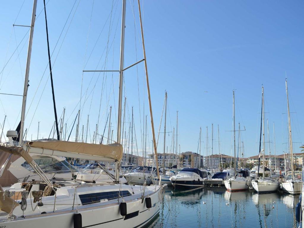 Studio Cabine 4 Pers avec Aperçu Mer, Proche Plage, Terrasse, Parking Privé et Clim à Fréjus - FR-1-226A-158 - 4