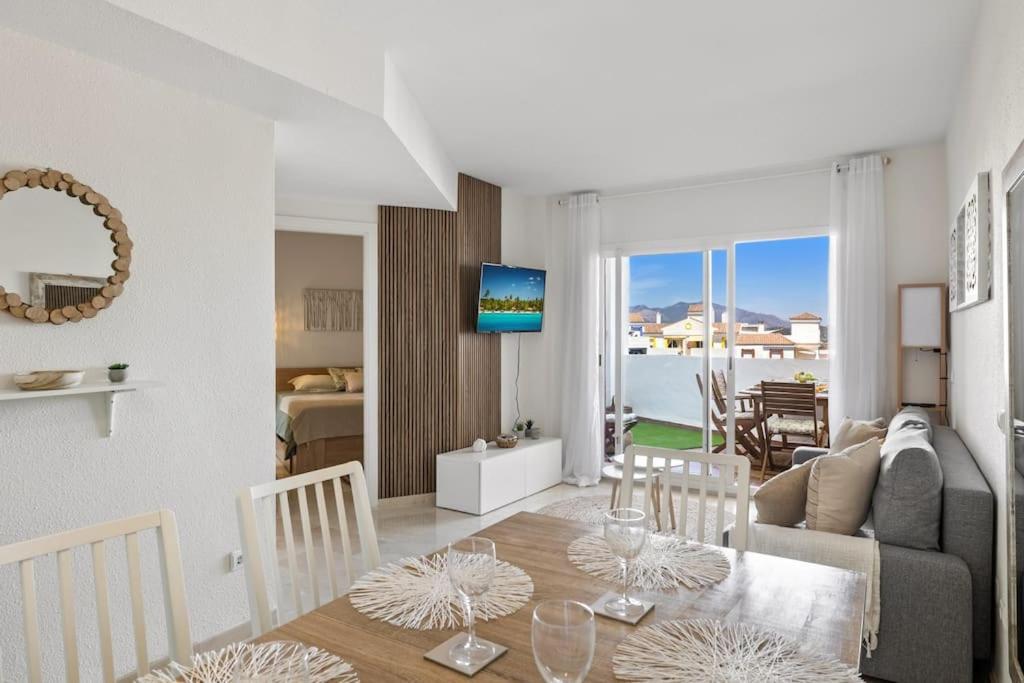 Beautiful 3 Bed Stylish & Cozy Apartment - Susanna Suite - 2
