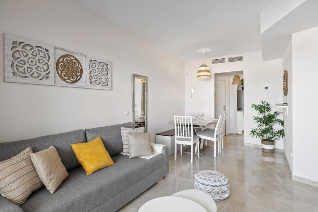 Beautiful 3 Bed Stylish & Cozy Apartment - Susanna Suite - 5