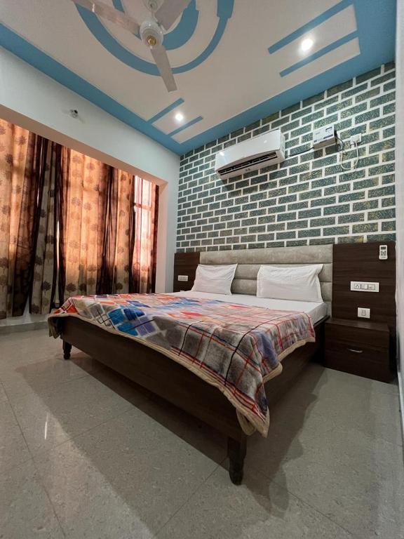 OYO 72080 Hotel Chandigarh inn photo