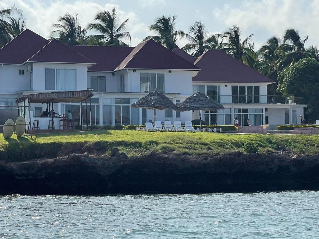 Calamari Beach Villas photo