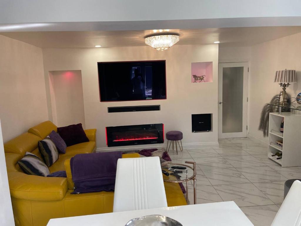 Luxurious 2 bed home in Basildon, Basildon