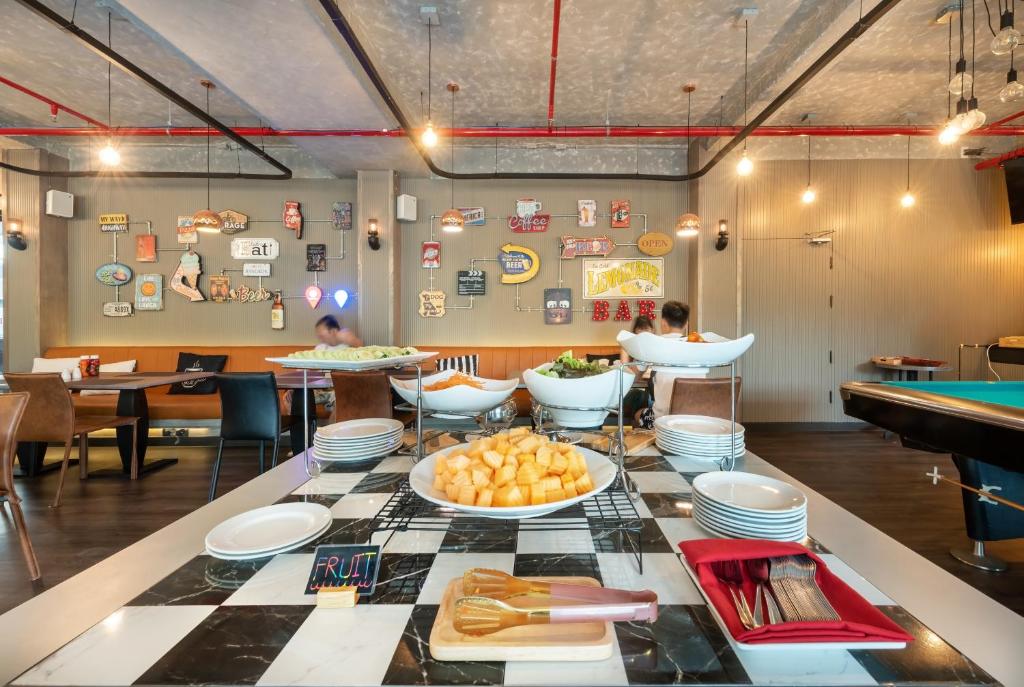 อาหารและเครื่องดื่ม