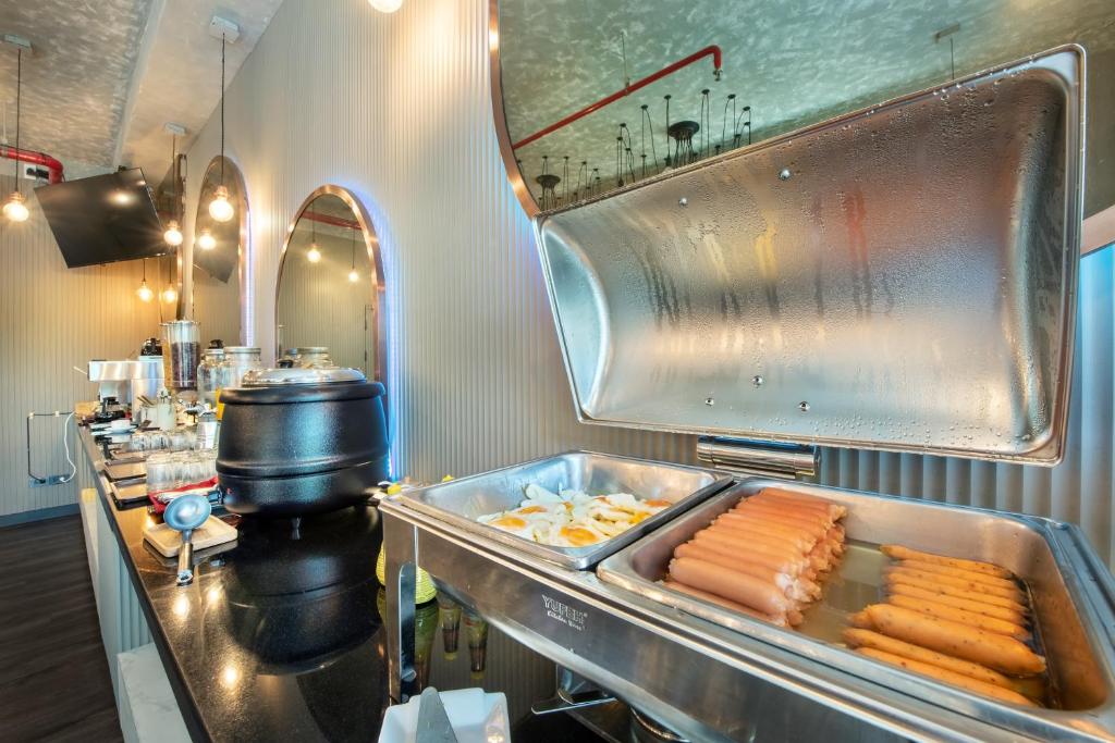 อาหารและเครื่องดื่ม